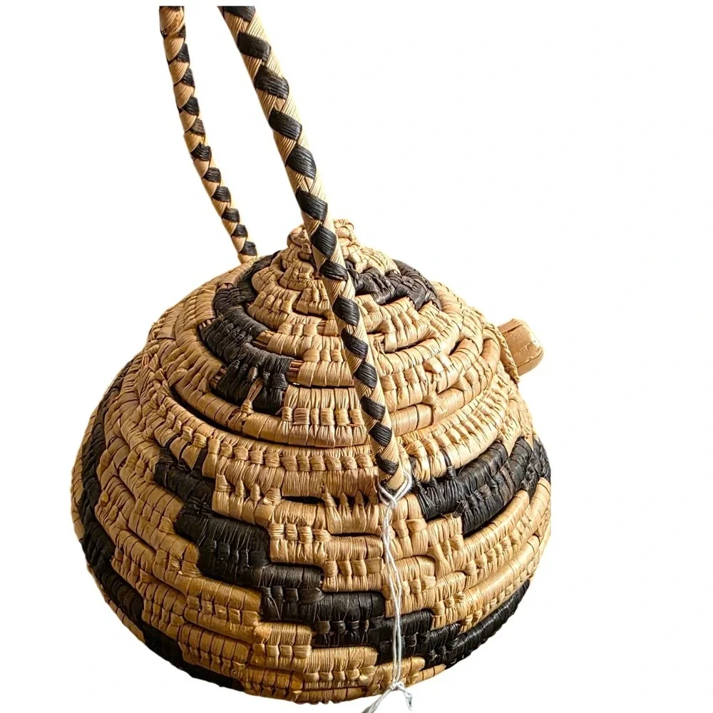 Sweetgrass Basket‎ Tan Black Woven Straw Globe Lid Small